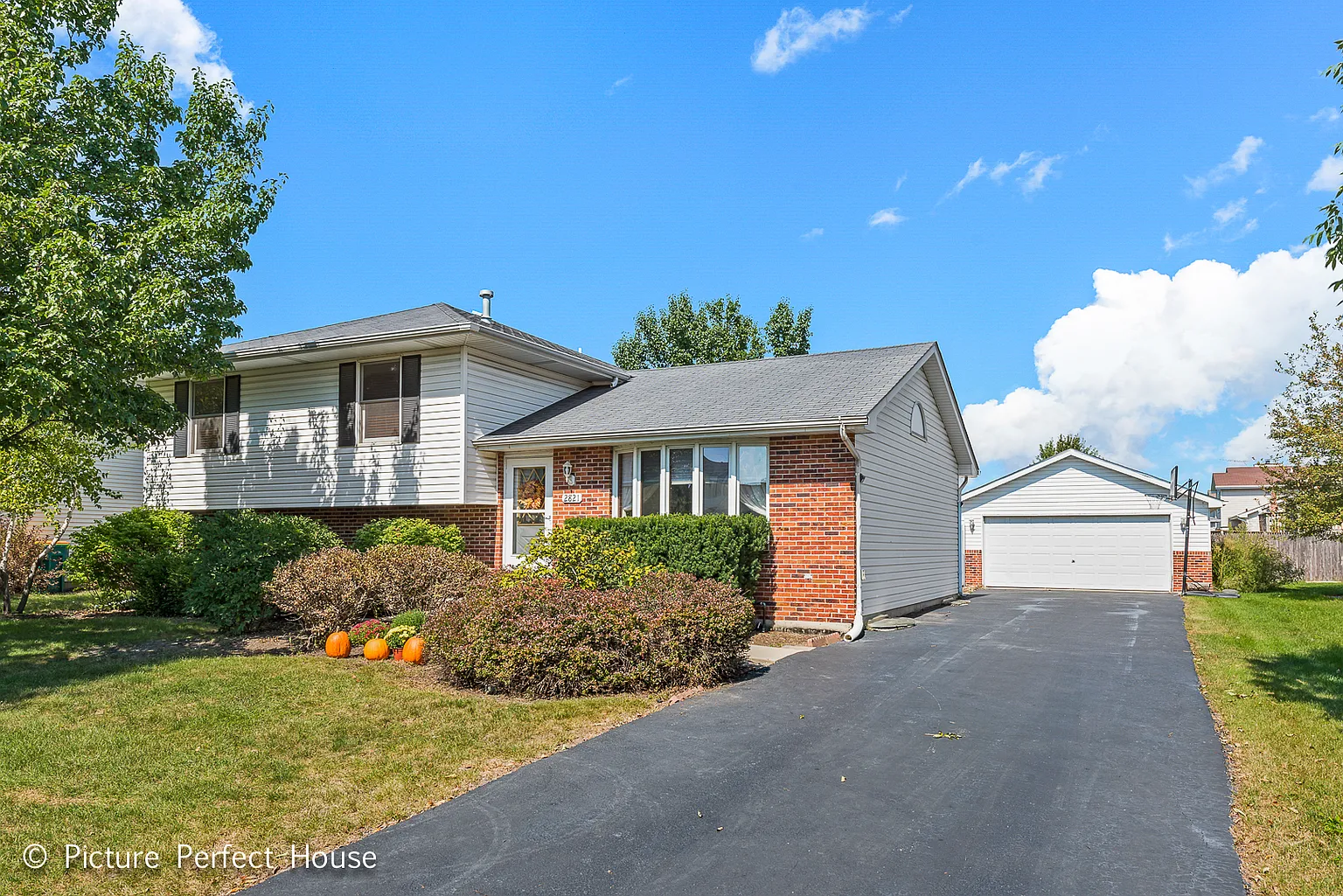 2821 Nancy Vallera Ln photo 1