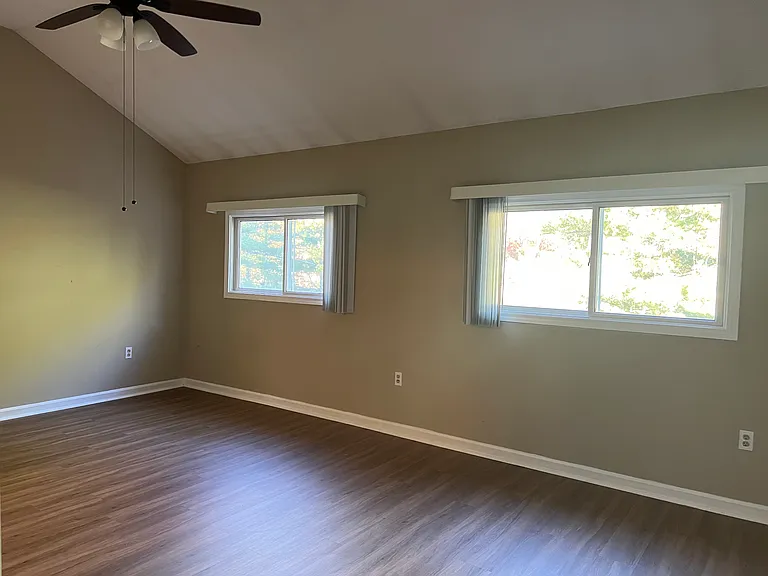14 Orient Way — Photo 6