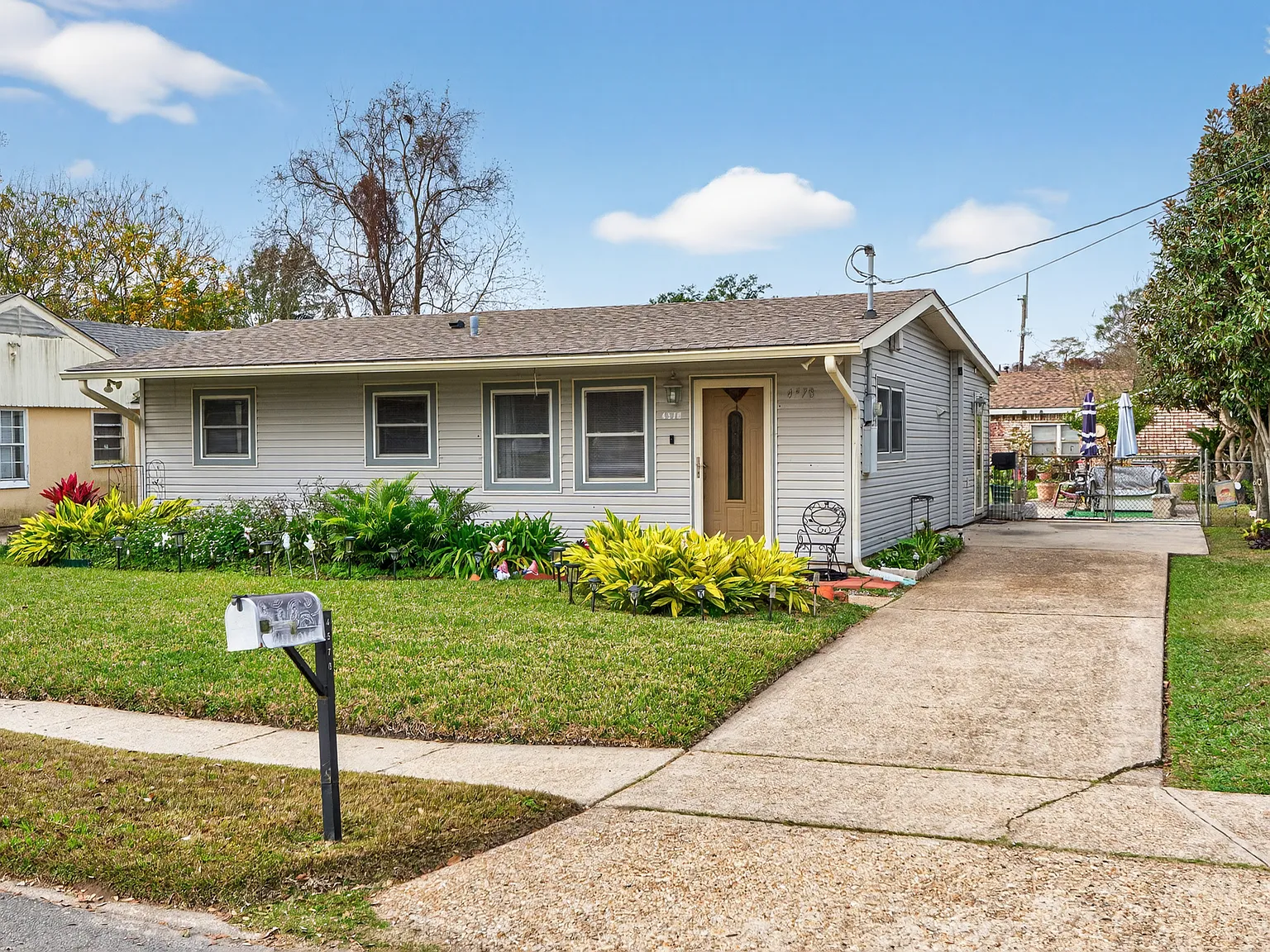 3 bed, 1155 sqft, $1,900 — Photo 2