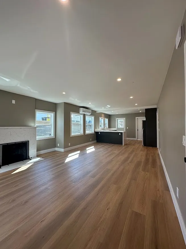 2 bed, 1074 sqft, $2,900 — Photo 4