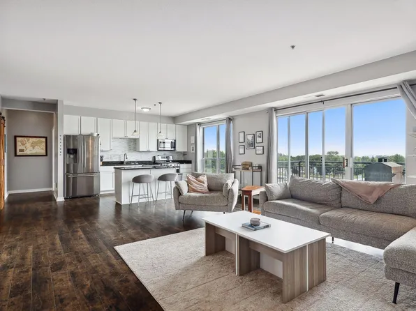 1502 5th St N APT 408, Hopkins, MN 55305