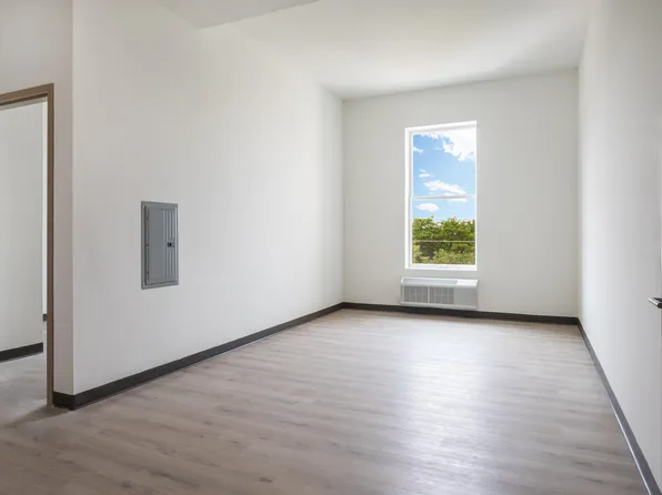 857 Bergen Avenue image 3 of 43