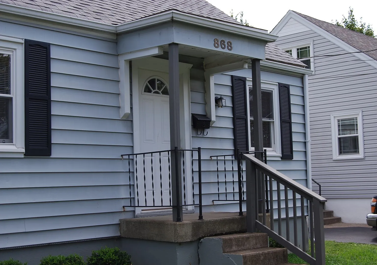 Four Bedroom / 1.5 Bath Home in Parkway Village (Near U of L) — Photo 2