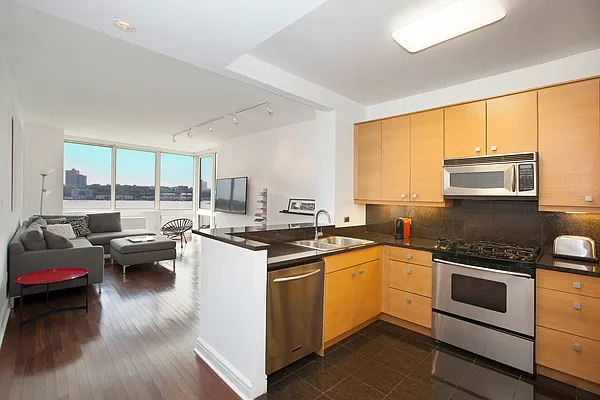 Rented by BLU Real Estate | media 6