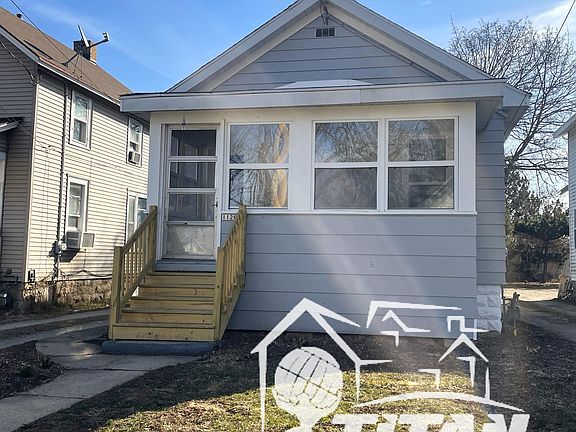 2nd image of 1126 Central St