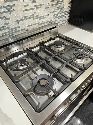 Rented by E Realty International Corp | media 4