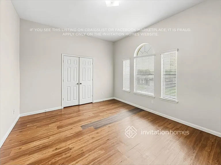 3807 Liberty Square Trl — Photo 17