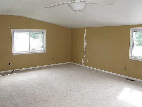 5th image of 702 Fernwood Ave