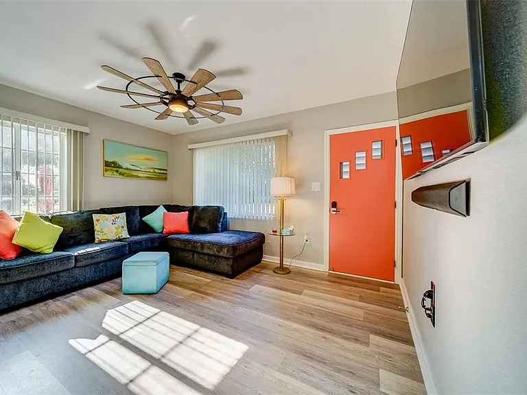 10802 Mohawk Rd — Photo 3