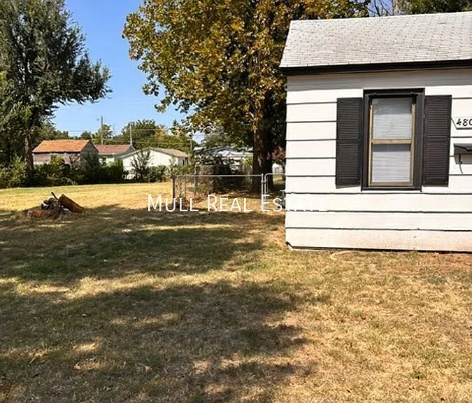 4801 N Willow Ave — Photo 3