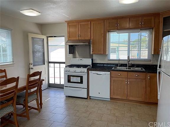 5th image of 15711 Fairgrove Ave
