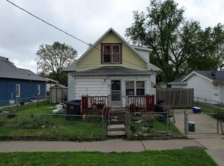 2233 Maple St, Des Moines, IA 50317