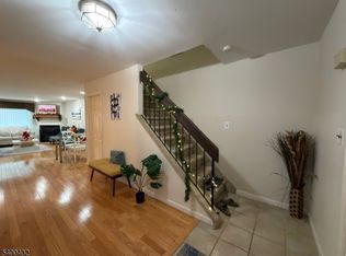 68 Patriots Rd, Morris Plains, NJ 07950