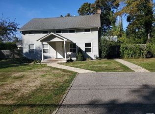 35 Overton St, Sayville, NY 11782