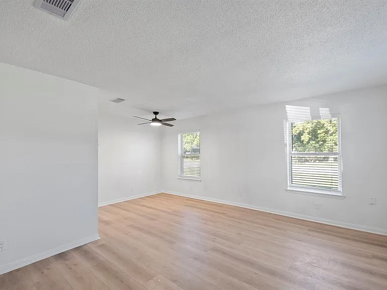 700 Lyle West Ave #A — Photo 2