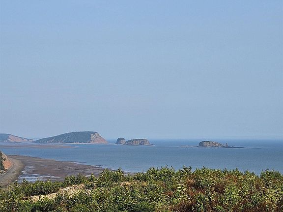 2nd image of 52 Fundy Dr