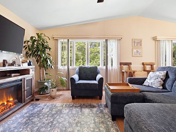 5th image of 4009 Ridge Rd