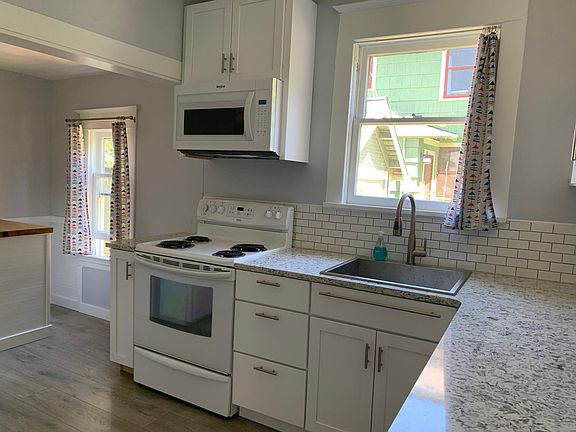Another view of kitchen