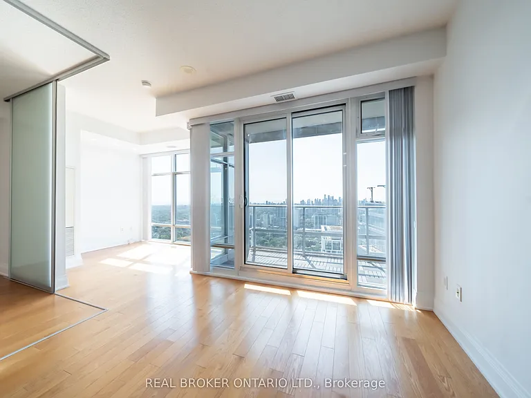 2191 Yonge St #4403 — Photo 8