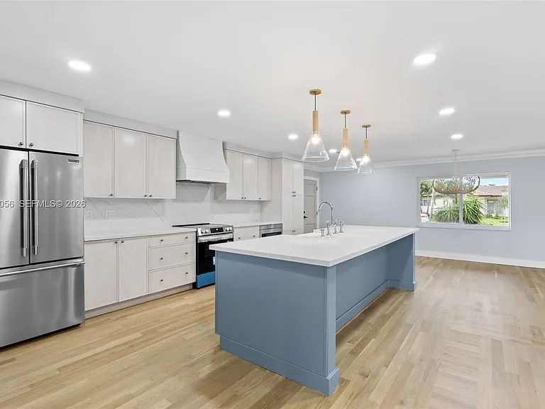 6000 SW 17th St — Photo 5