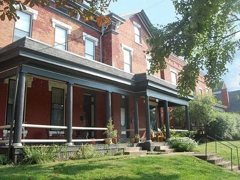 82-94 W 1st Ave — Photo 10