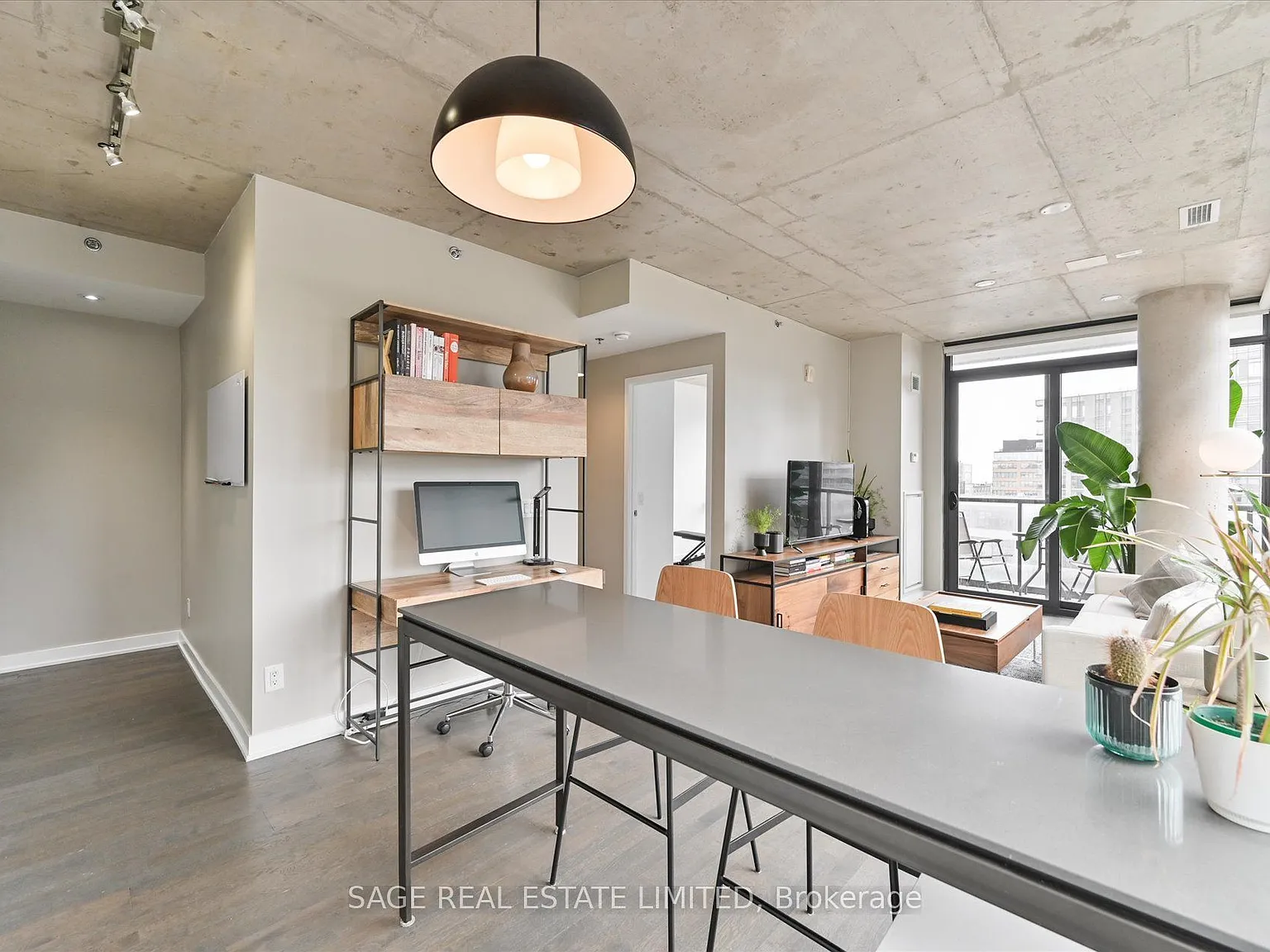 Art Condos — Photo 3