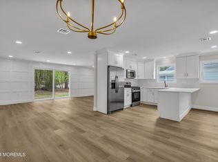 102 Pulaski Blvd, Toms River, NJ 08757