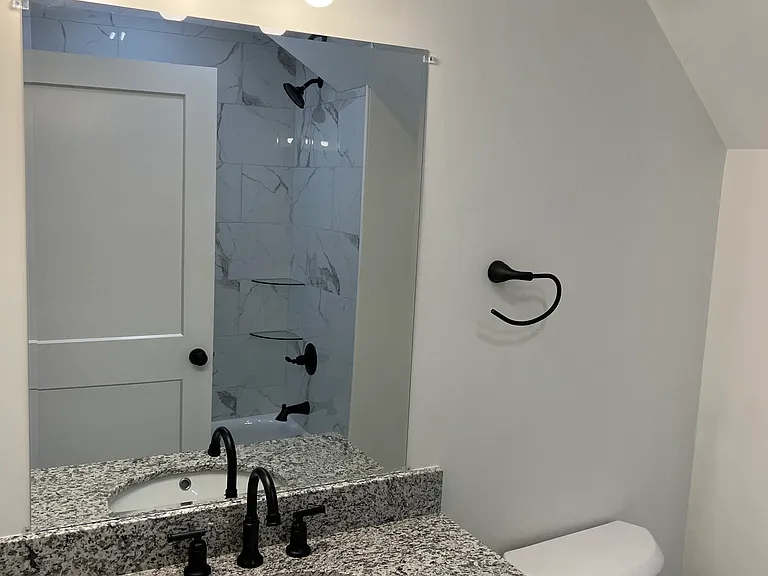 470 Howard Ave #3 — Photo 4