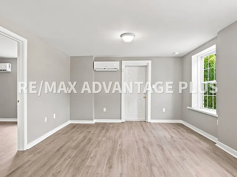 327 Thomas Jefferson Hwy — Photo 24