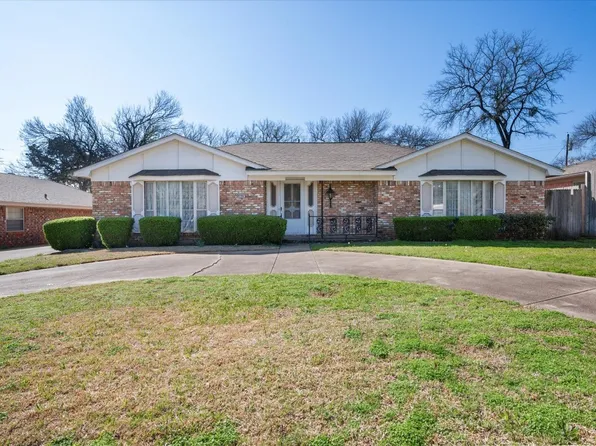 708 Sandlin Dr, Bedford, TX 76021