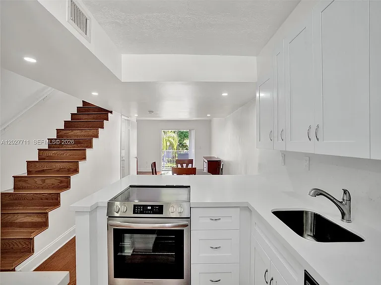4600 SW 67th Ave #255 — Photo 3