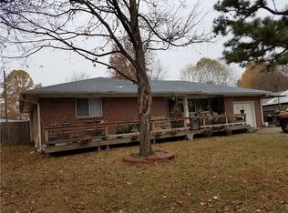 504 W Lawndale Dr, Springdale, AR 72764