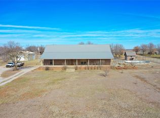 341572 E 1020th Rd, Meeker, OK 74855