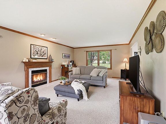 4th image of 660 Weidman COURT