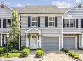 21 Pond Ln, Darien, CT 06820