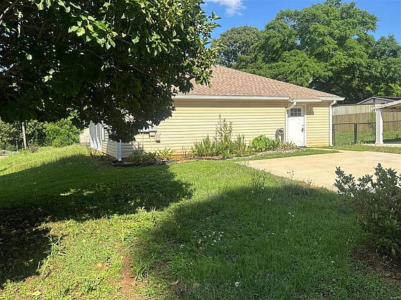 3rd image of 612 Killebrew St