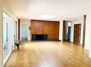 3885 Magnolia Dr, Palo Alto, CA 94306