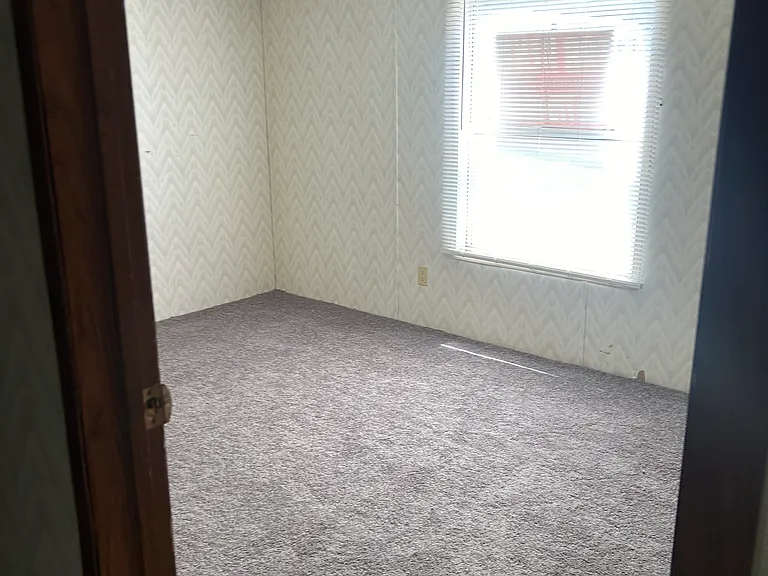 135 Clover Ln — Photo 7