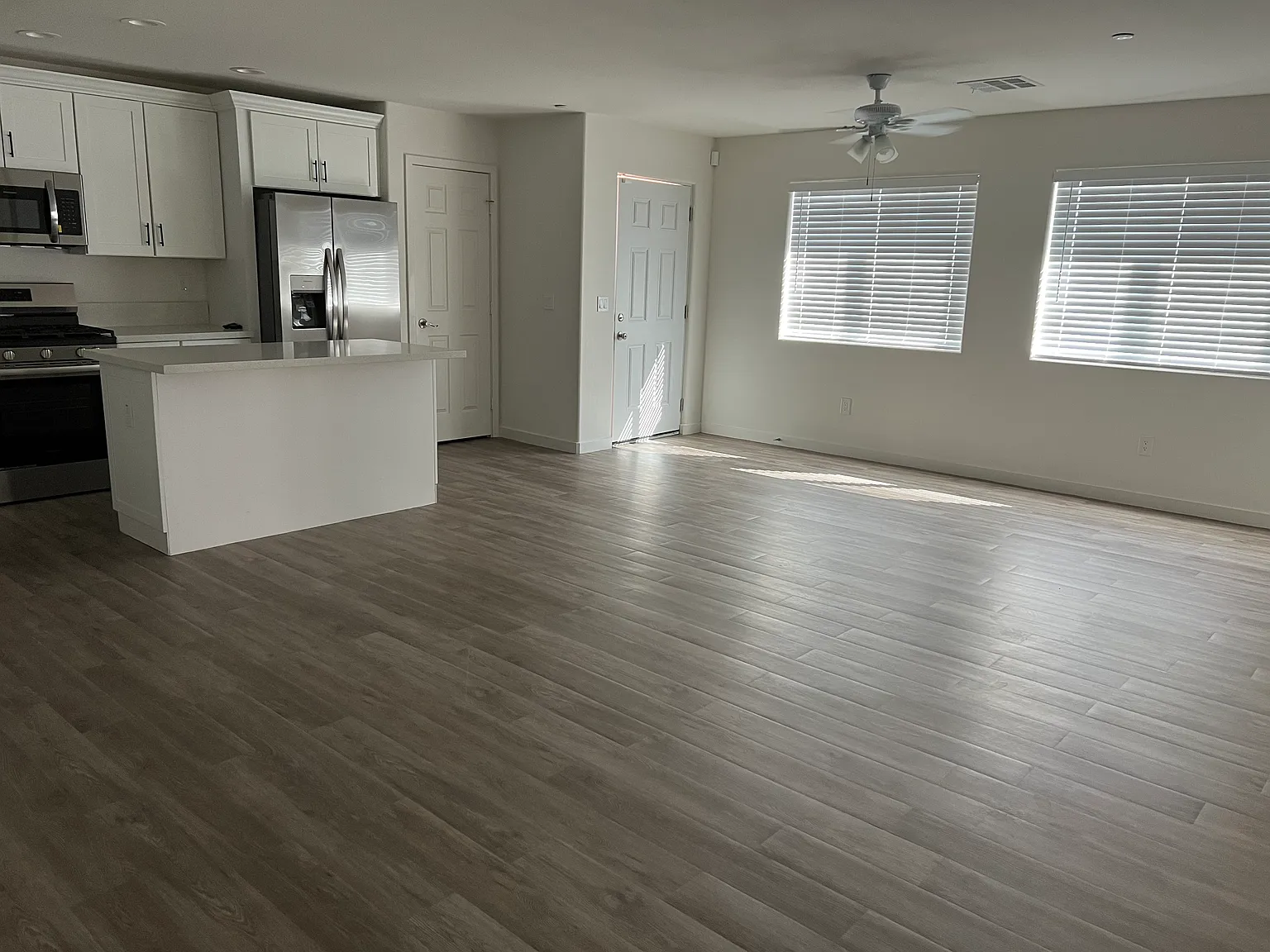 3 bed, 2.0 bath, 1200 sqft, $2,800 — Photo 3