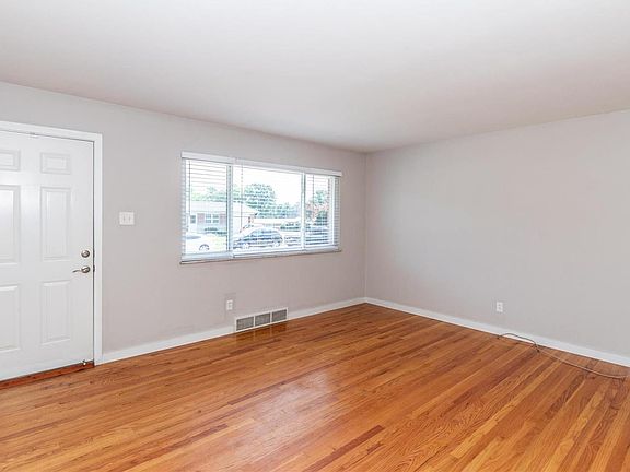 2nd image of 2030 Shirley Dr