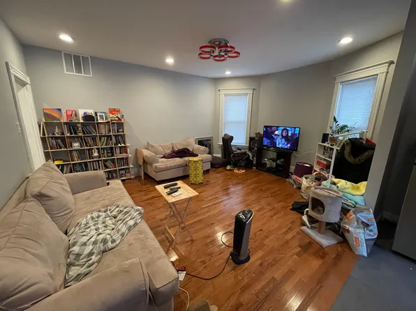 103 Bloomfield St, Dorchester Center, MA 02124