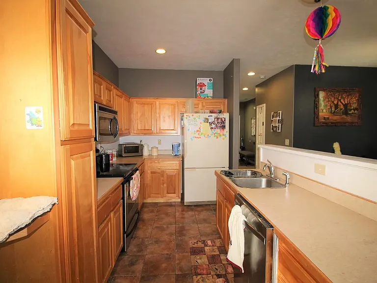 1014 Homestead Rd — Photo 10
