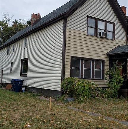 3rd image of 300 Maryland St