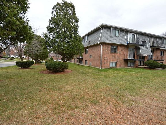 5th image of 176 Maple Ave APT 6-21