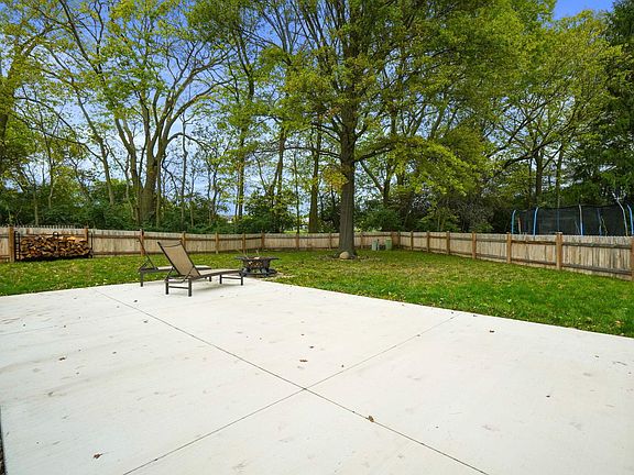 3rd image of 5900 Ivystone Ct