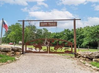 13900 Arrington Rd, Grandview, MO 64030