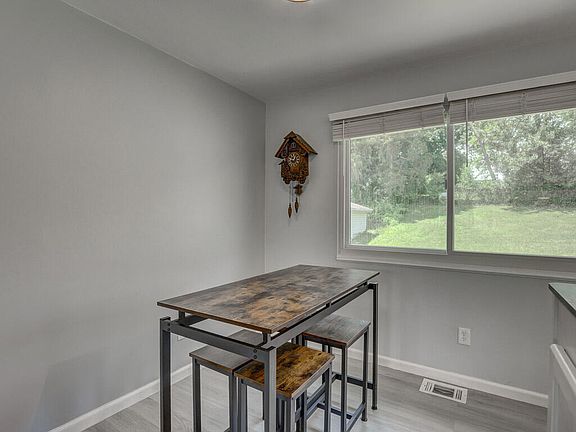 5th image of 245 Belair Cir