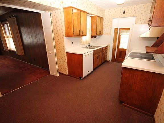 2nd image of 322 Canterbury Ct