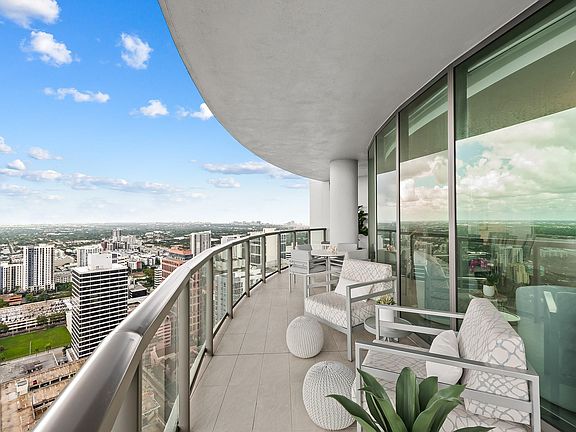 3rd image of 100 E Las Olas Boulevard #4103