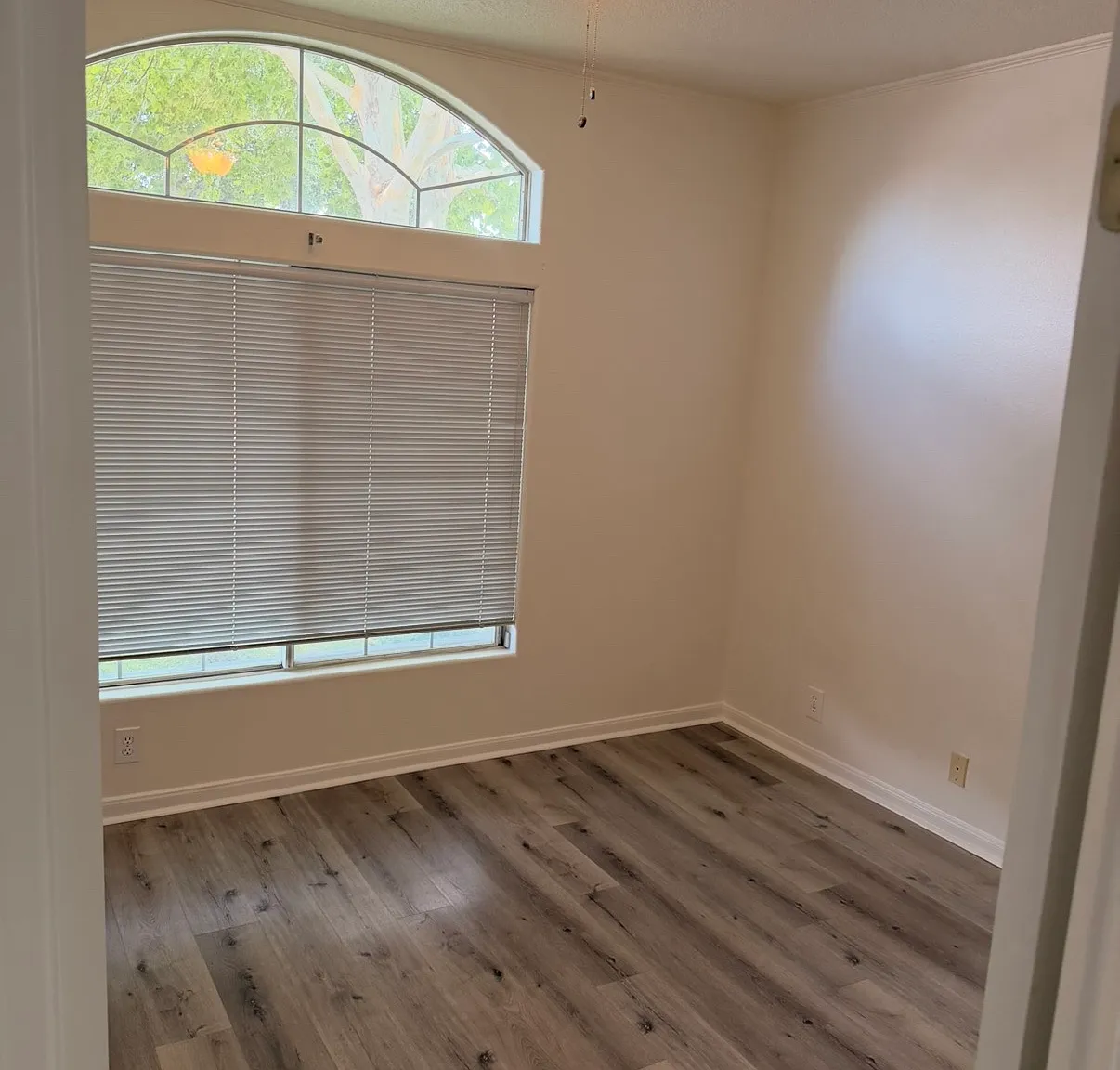 4 bed, 2203 sqft, $2,200 — Photo 4